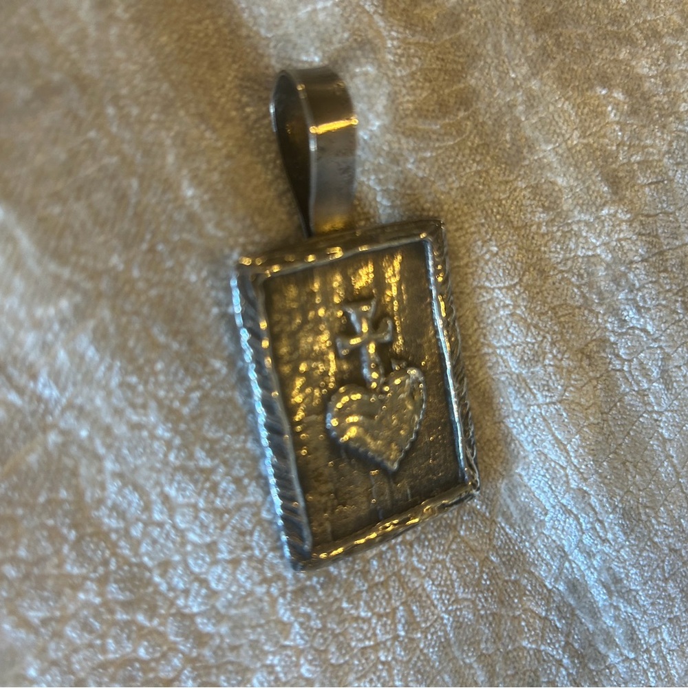 Stunning 925 Stamped Sterling Silver Sacred Heart Pendant - Picture 6 of 14